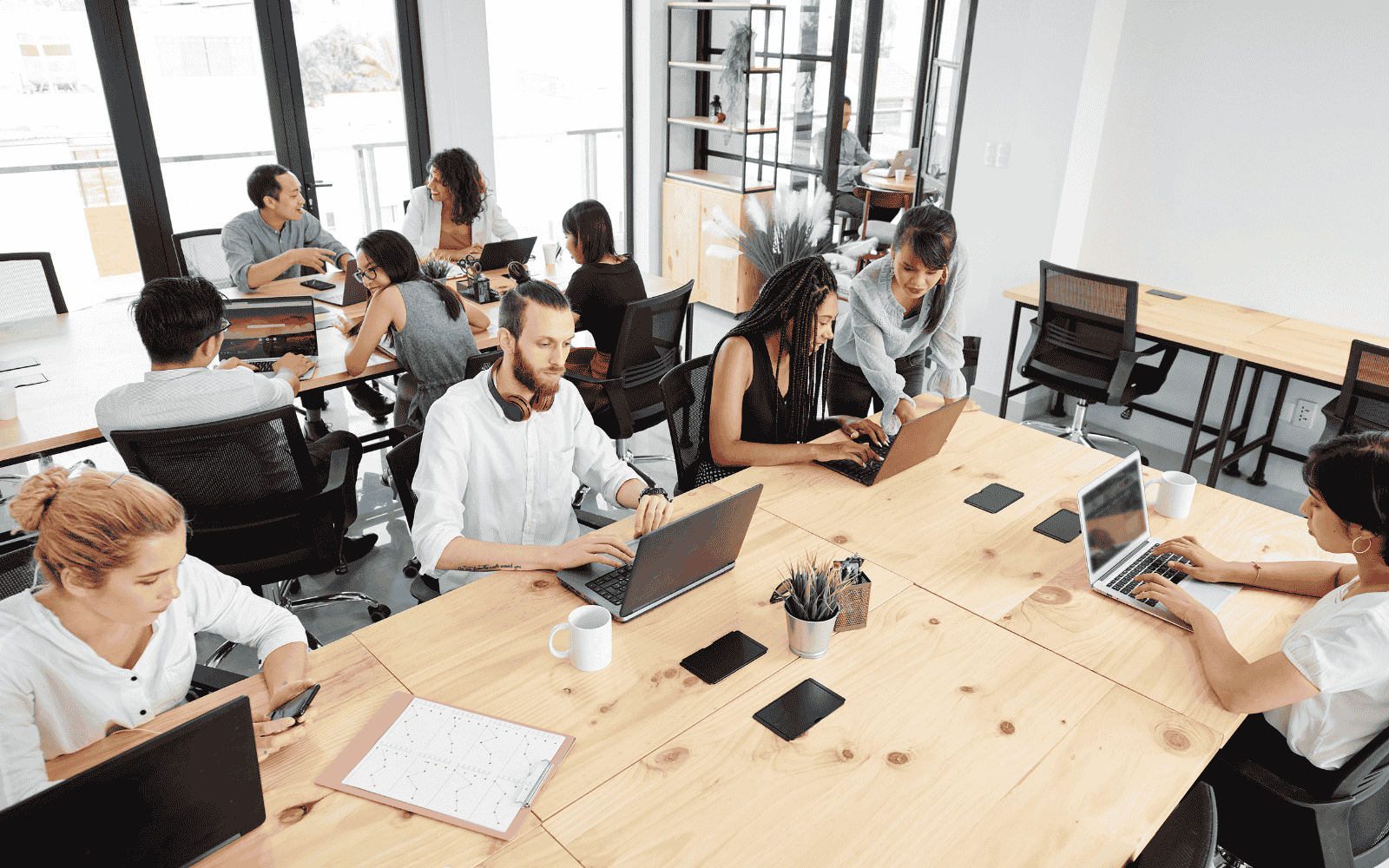 Open space bruyant : quelles solutions pour améliorer le confort sonore